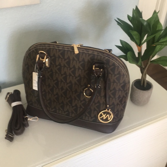 Handbags - Picture 2 of 3